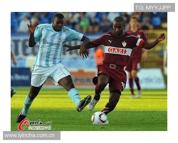 赛场竞争激烈阿门与阿尔瓦拉多冲突后握手言和展现体育精神