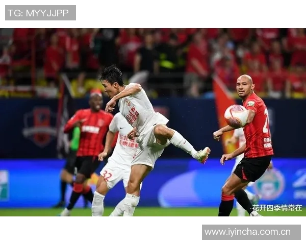 蓉城争冠梦碎球迷怒斥管理层引援无力引发热议 蓉城争冠梦碎球迷怒斥管理层引援无力引发热议