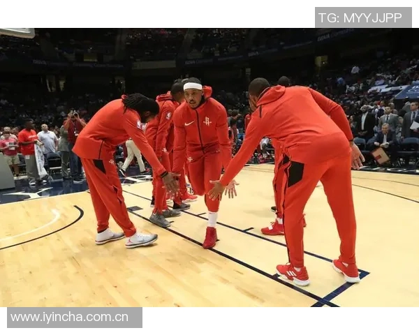 NBA西决场边惊现詹姆斯球迷差点与偶像亲密接触的激动时刻