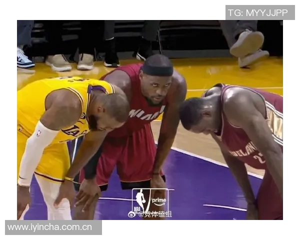 NBA西决场边惊现詹姆斯球迷差点与偶像亲密接触的激动时刻