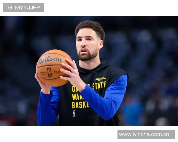 克莱首节表现抢眼三分球精准命中助力球队得分6分 克莱首节表现抢眼三分球精准命中助力球队得分6分