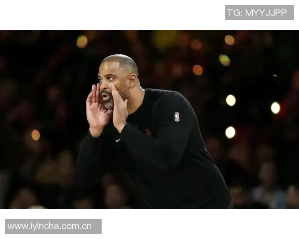 火箭成功包夹KD15中12无功而返乌度卡战术乏力引发质疑